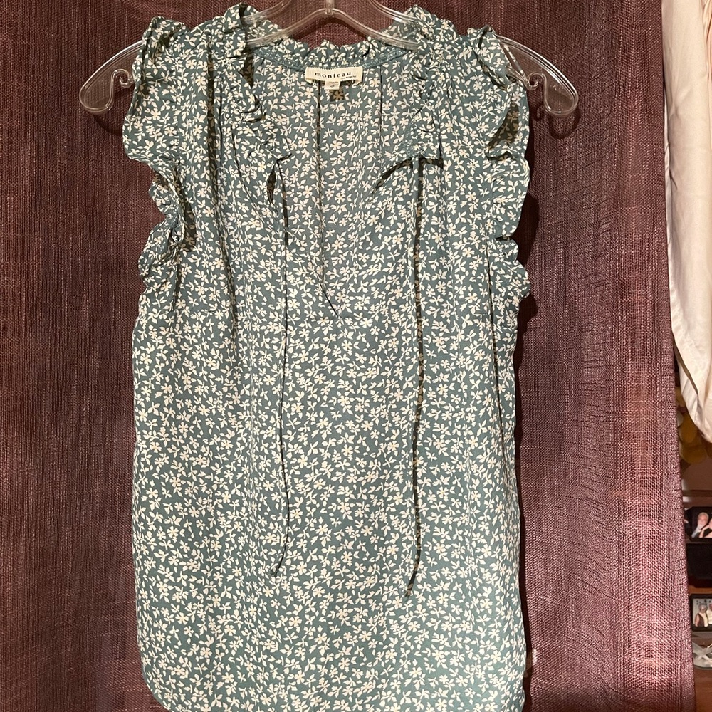 Women’s short sleeve blouse